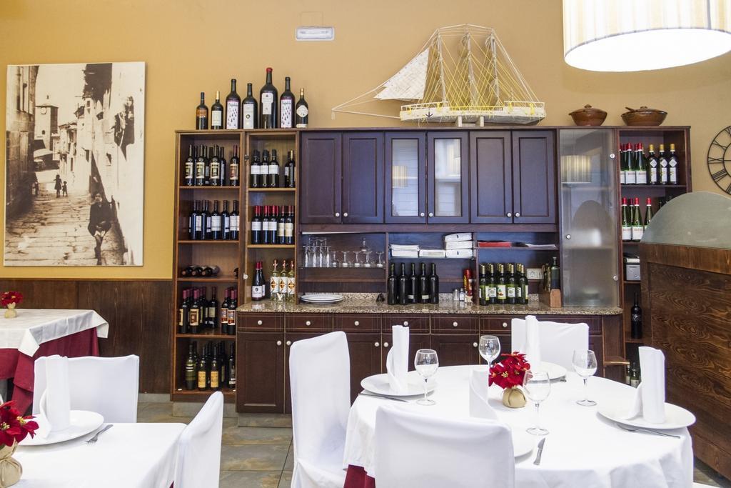 Hostal Restaurante Alarico Allariz Luaran gambar